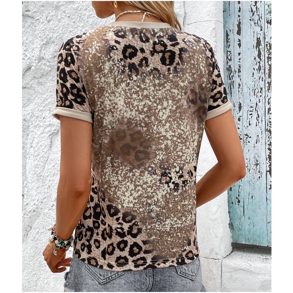 Blessed leopard Print Graphic Tee - Picture 3 of 5